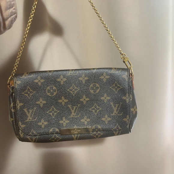 Louis Vuitton- LV Monogram Favorite - Picture 2 of 8